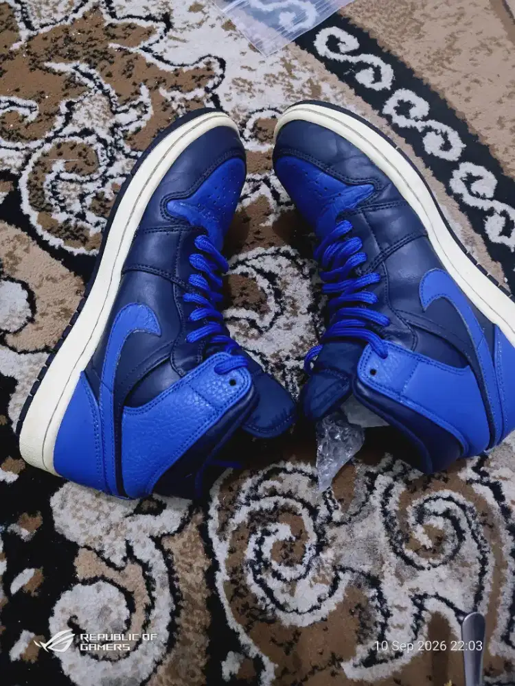 Sepatu Air Jordan 1 Retro Mid 'Obsidian Royal'