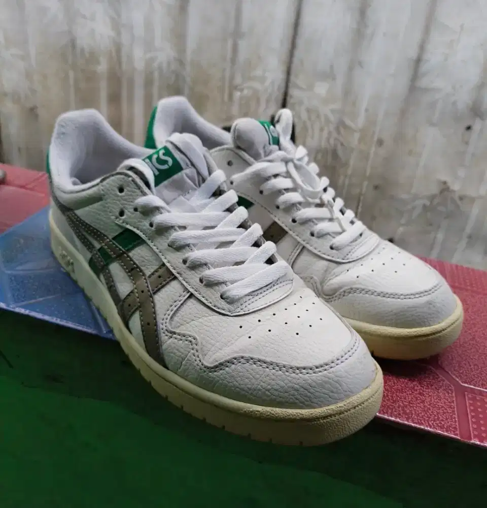 Sepatu Sneakers Original Asics Japan S White Size 42 Good Condition