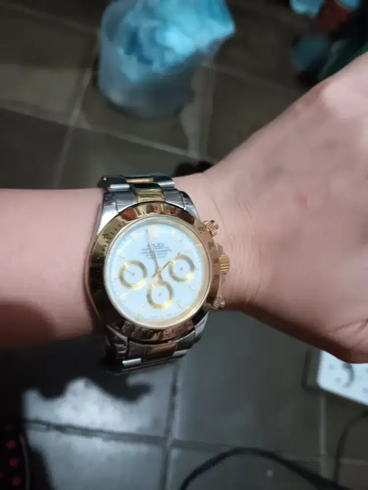 Jam tangan Rolex daytona