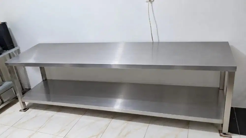Meja Stainless Steel Besar 2 Susun – Kokoh & Siap Pakai