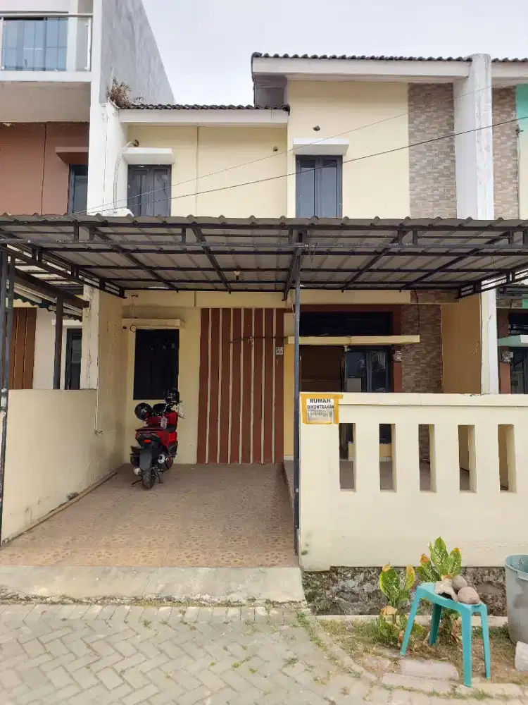 DISEWAKAN RUMAH 2LT TAHUNAN/BULANAN.