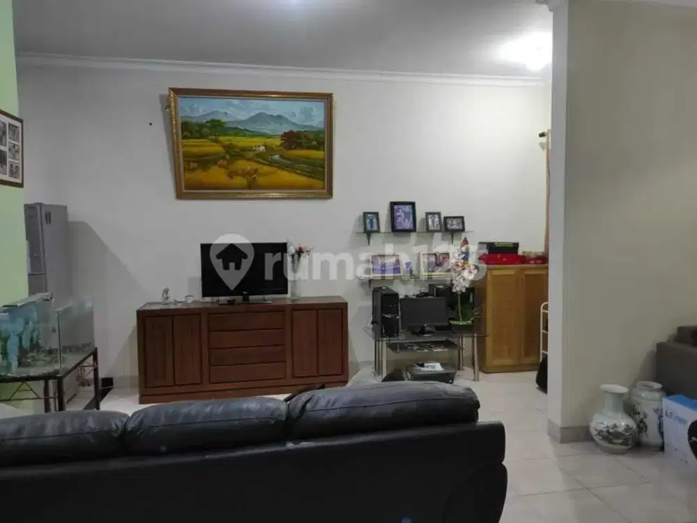 Dijual Rumah Rapi Full Furnish 2Lantai Cluster Aralia, Harapan Indah