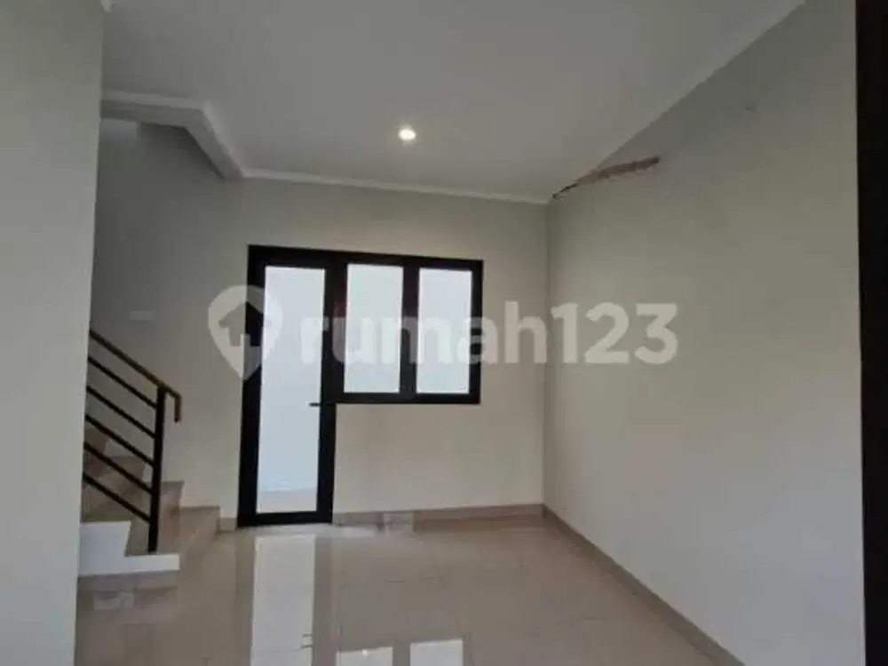 Dijual Murah Rumah Baru 2 Lantai di Cluster Regia, Summarecon Crown Gading, Bekasi Harga 1.3 M Net