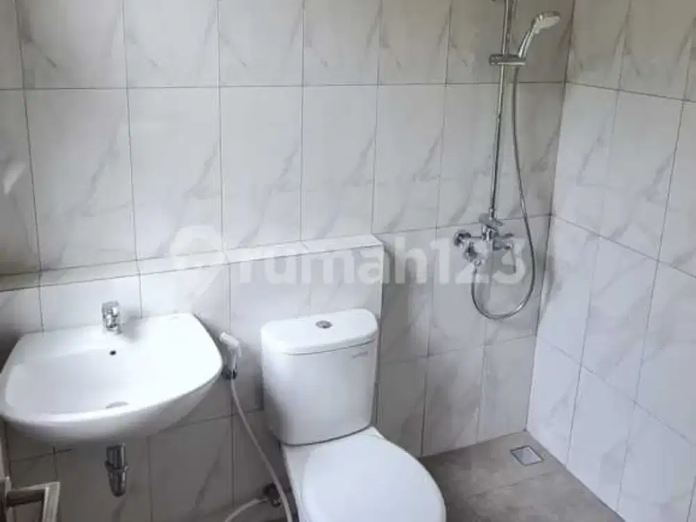 Dijual Rumah Siap Huni Nyaman di Komplek Cipinang Elok 2, Jatinegara, Jaktim