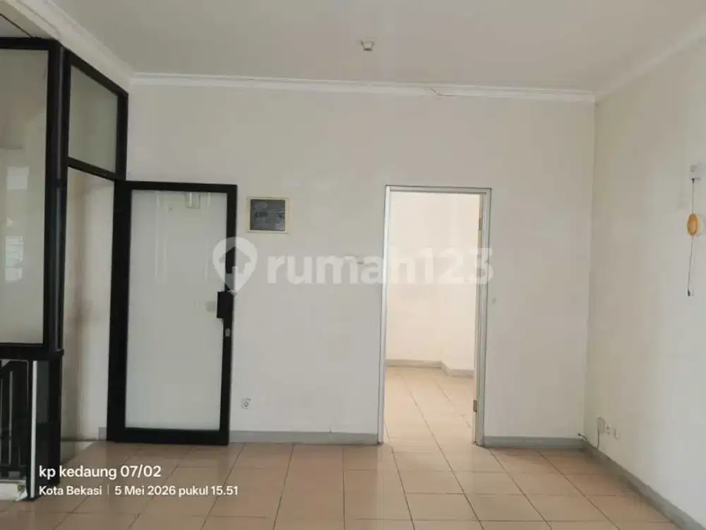 Dijual Ruko Asia Tropis - Unit Langka dengan Kelebihan Tanah Ruko Strategis di Kawasan Asia Tropis, Cocok untuk Usaha, Kantor, Showroom, Klinik,