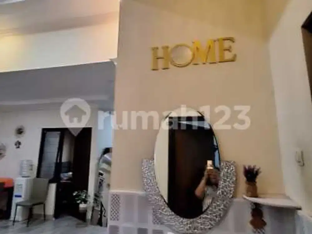 Dijual Cepat Rumah Rapih Siap Huni Sudah Renov Cluster Aralia Harapan Indah Bekasi.