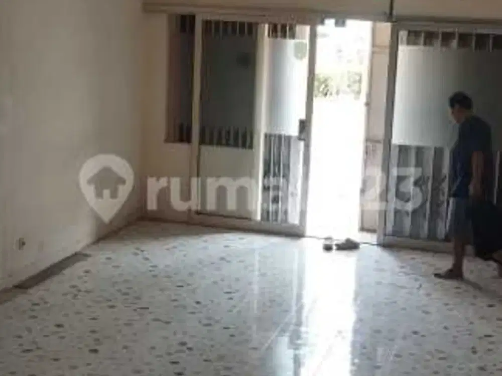 Disewakan Ruko Boulevard Hijau 3 Lantai Harapan Indah LT 75 M2 (5X15)