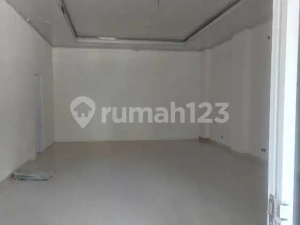 Di Sewakan Ruko 4 Lantai dengan Lokasi Premium di Kawasan Harapan Indah, Bekasi.