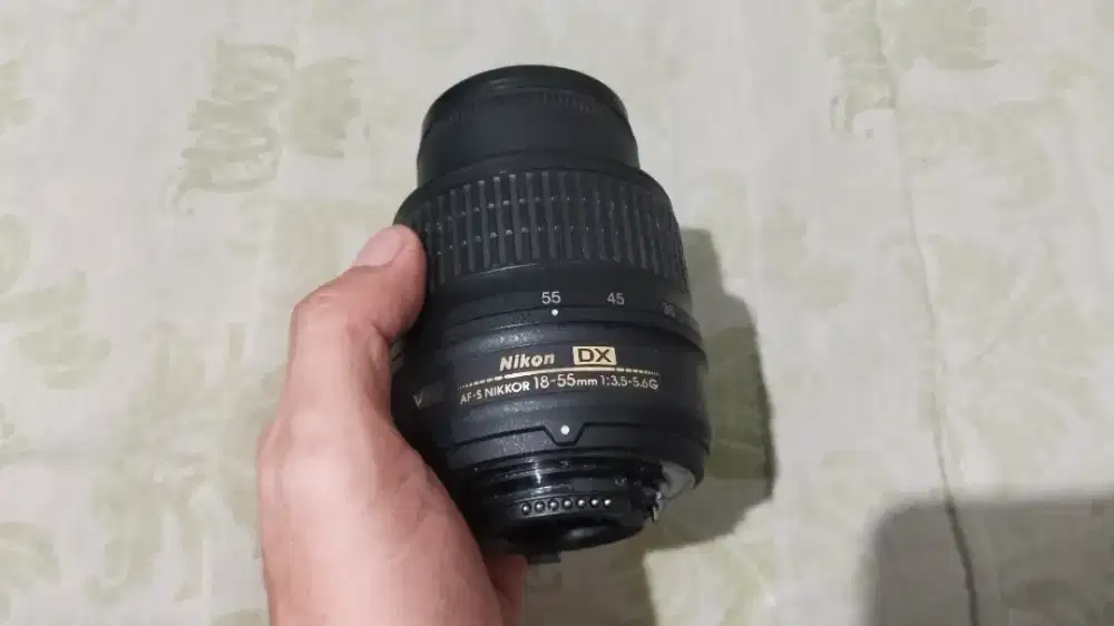 Lensa Nikon 18-55 afs vr mulus
