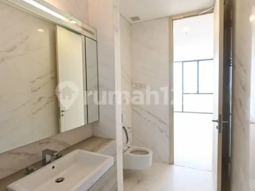 Private Lift Izzara Apartment Semi Furnished