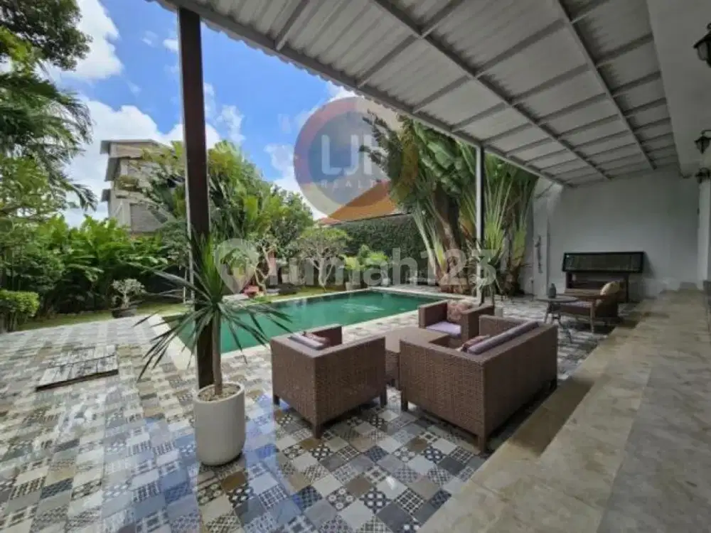 Dijual Villa di Buduk Tumbak Bayuh Canggu Bali