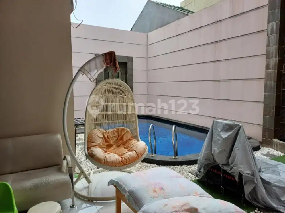 Jual Murah Rumah Dengan Kolam Renang Di Puspitaloka Bsd