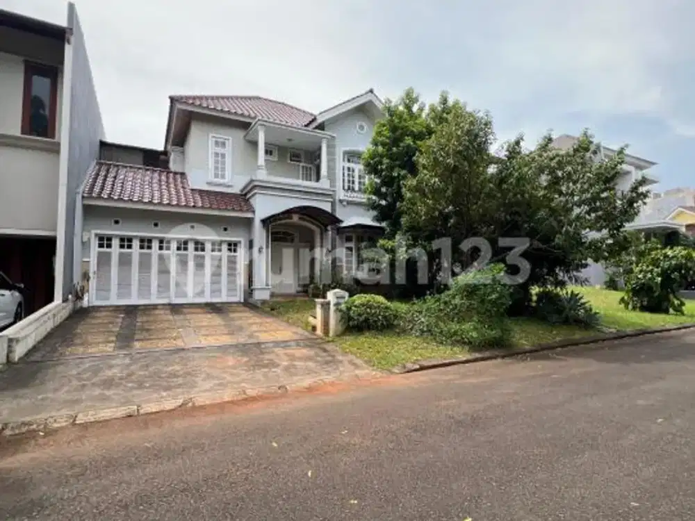 Rumah Asri dan Luas di Pusat Serpong