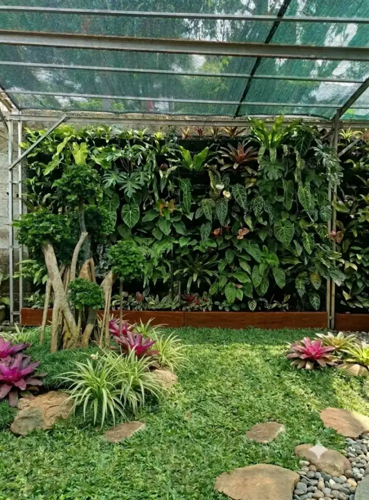 Menerima Pembuatan Taman Vertikal garden Dinding Mewah