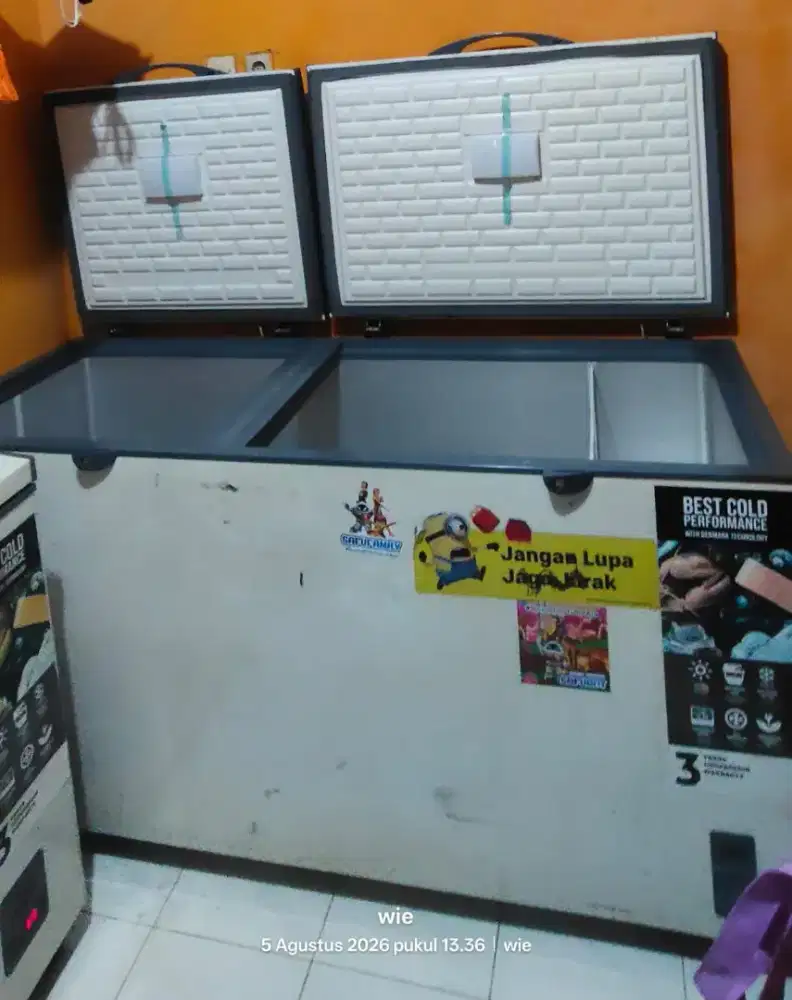 Dijual Freezer, showcase dan rak besi