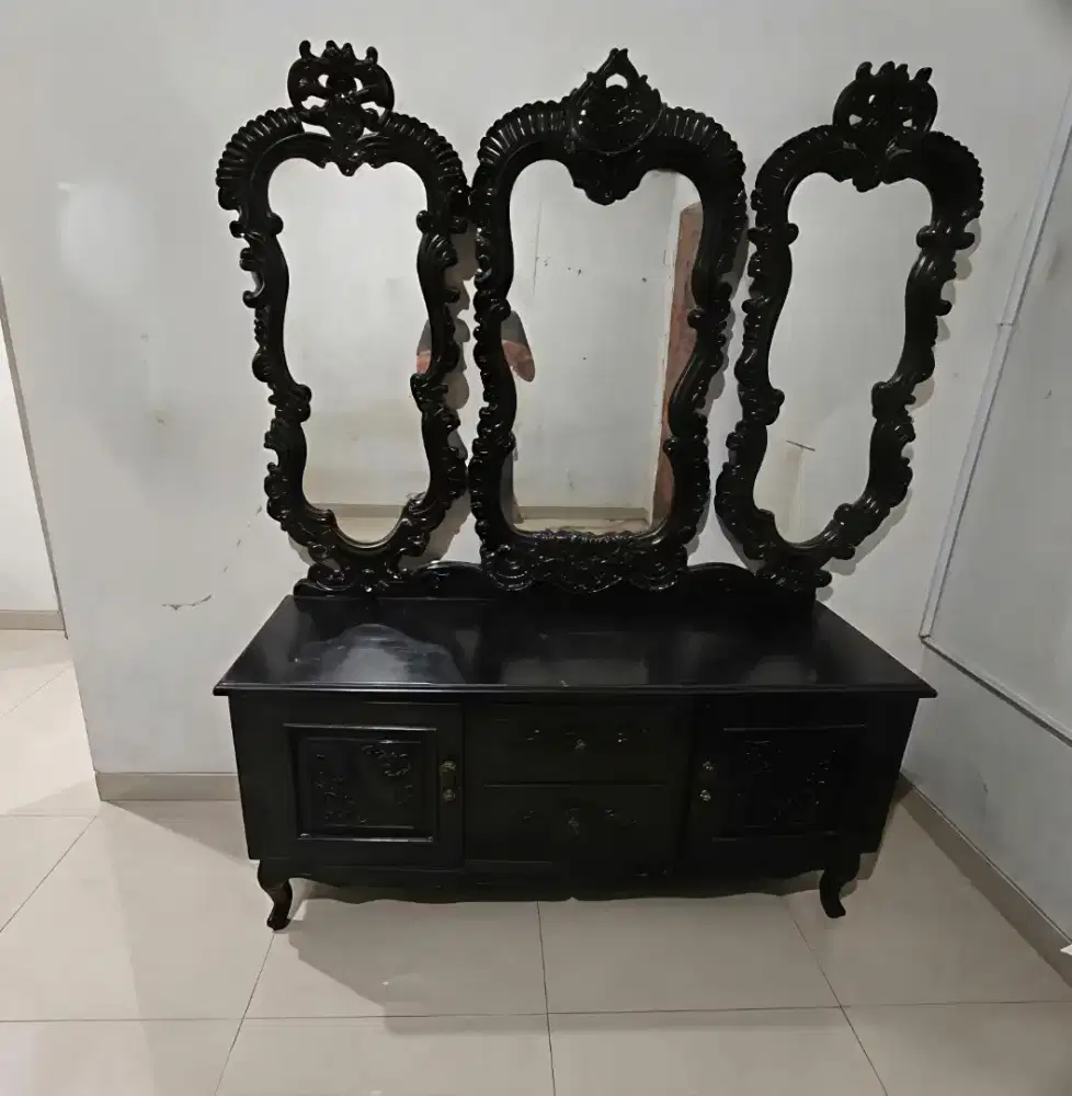 Meja rias kayu jati