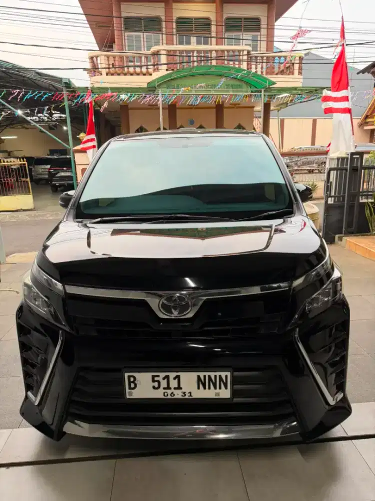Toyota voxy automatic tahun 2021