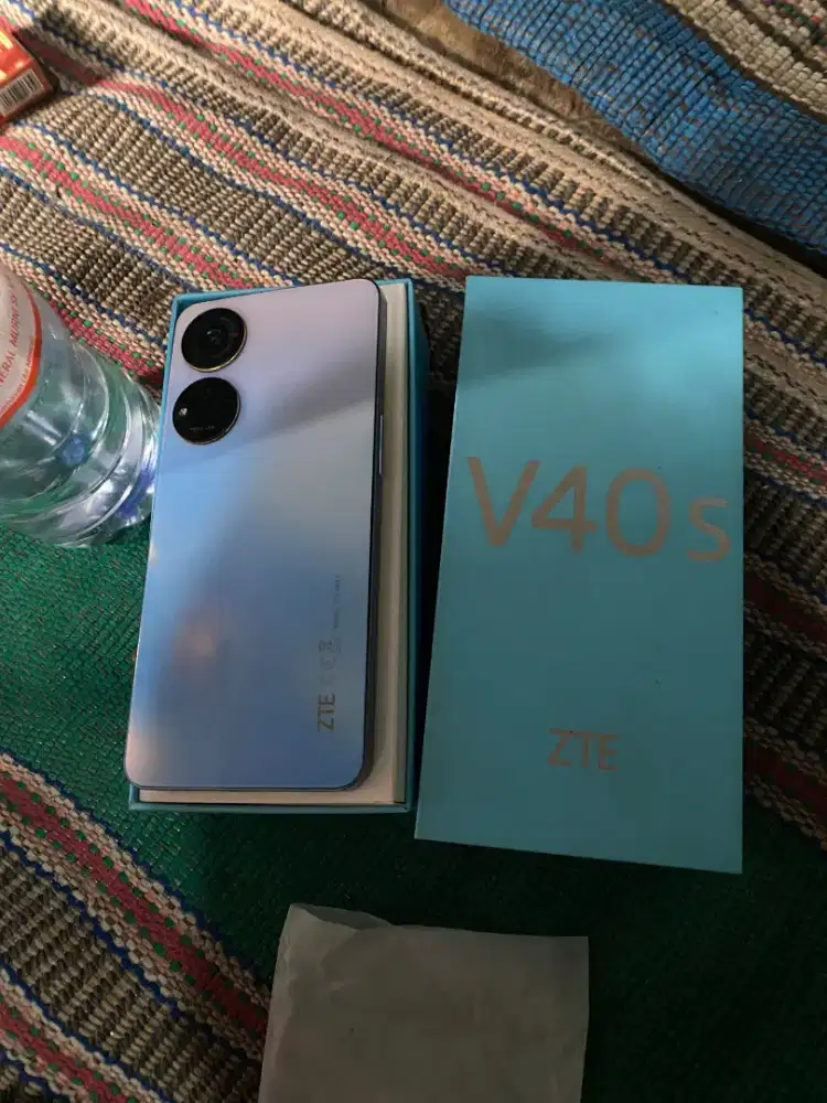 ZTE balde 40s ram 6+6/128 Amoled