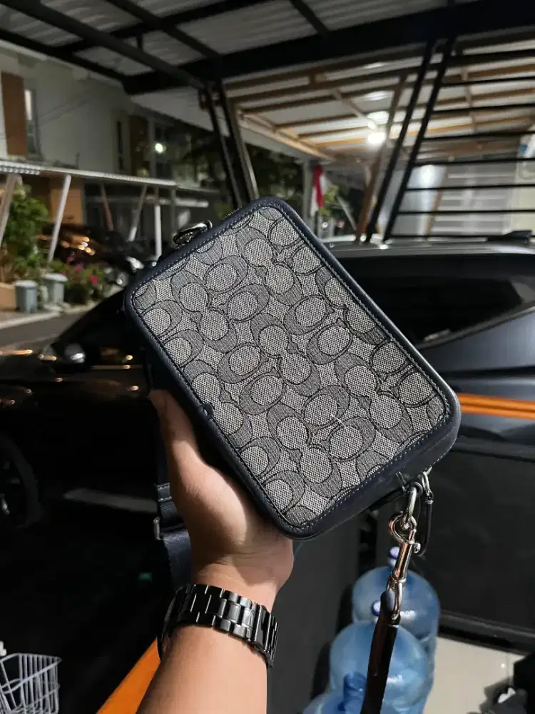 COACH SIGNATURE CROSSBODY BAG – ORIGINAL – KONDISI MULUS