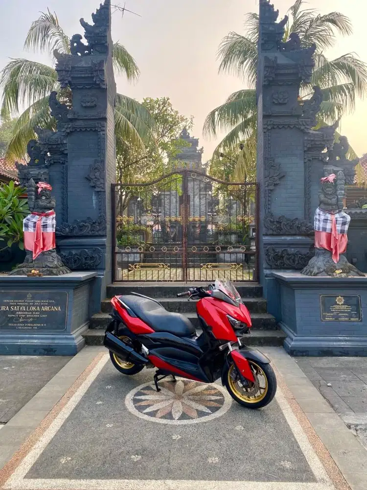 Bismillah di jual XmaX merah 2018 second rasa baru KM super LOW KM