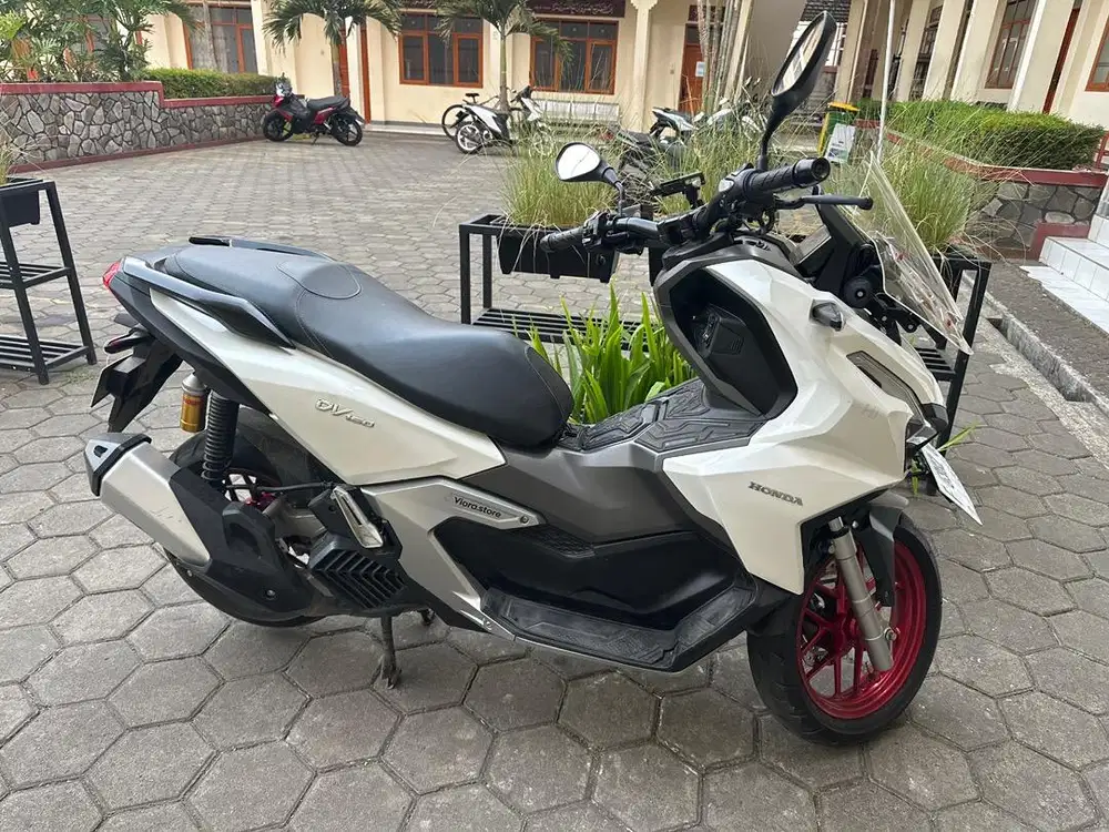 Adv 160 CBS km 15.000 on going