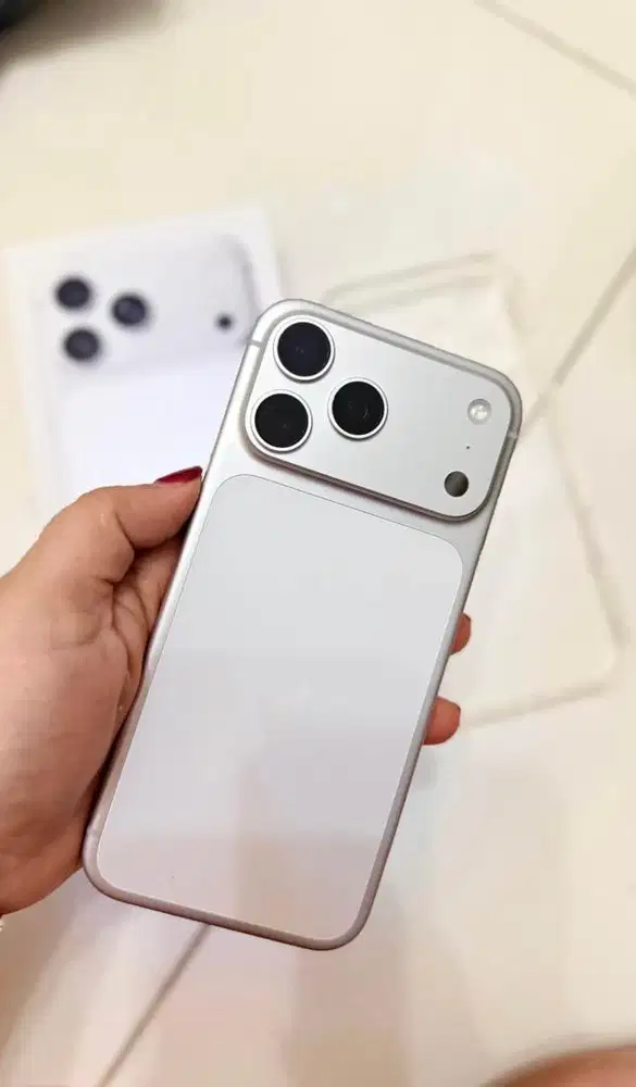 IPHONE 17 PROMAX 256 GB SILVER IBOX GARANSI ON AGUSTUS 2027