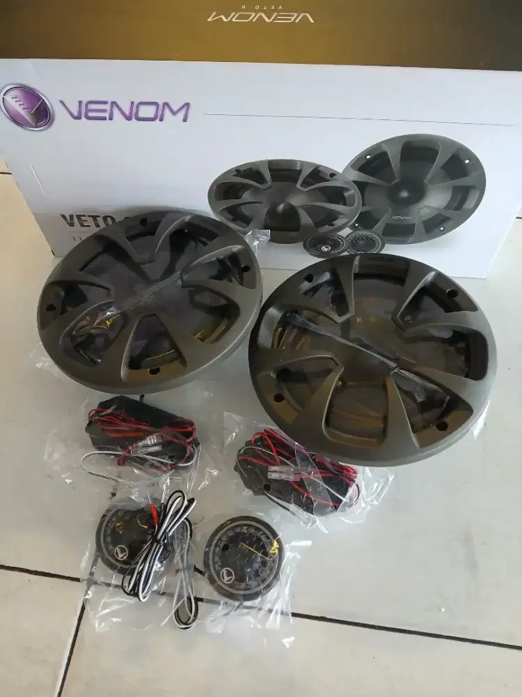 Speaker split 6 inci venom veto