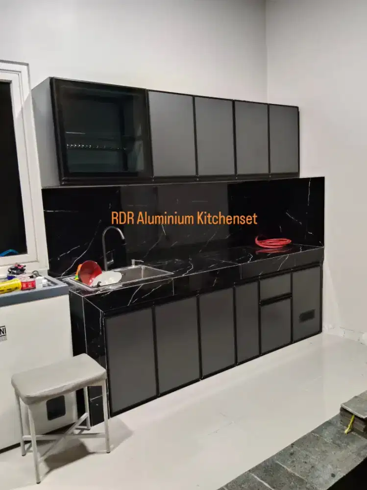 Kitchenset Aluminium ACP model Pintu Slowmotion Frameless