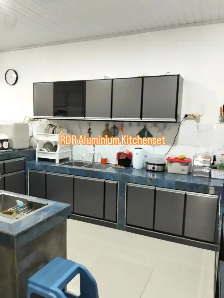 Kitchenset Aluminium ACP model Pintu Slowmotion Frameless