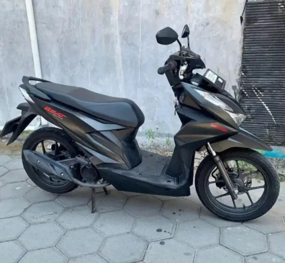 Beat Deluxe Iss hitam favorit siappakai