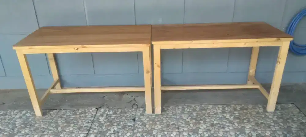 Meja Kayu Dagangan