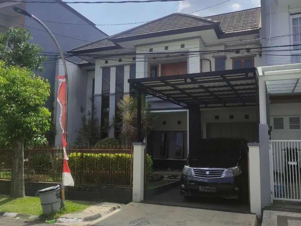 BEST LOCATION! Rumah 2 Lantai Batununggal Indah siap huni harga turun