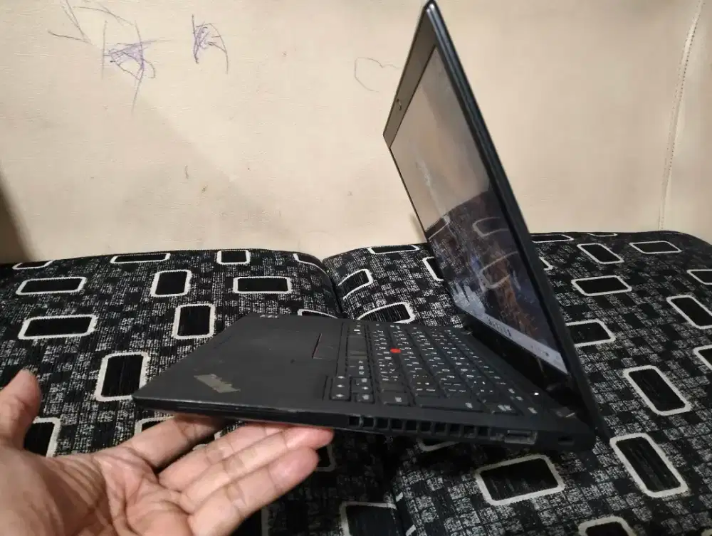 Thinkpad X395 Ryzen 5 -3500/RAM 8GB SSD 256 slim MULUS LIKE NEW