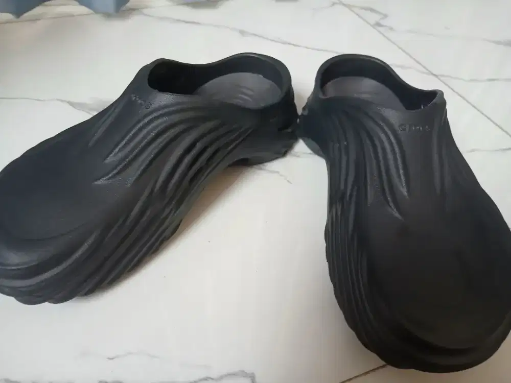 Sendal crocs ori, bekas rasa baru size 42/43