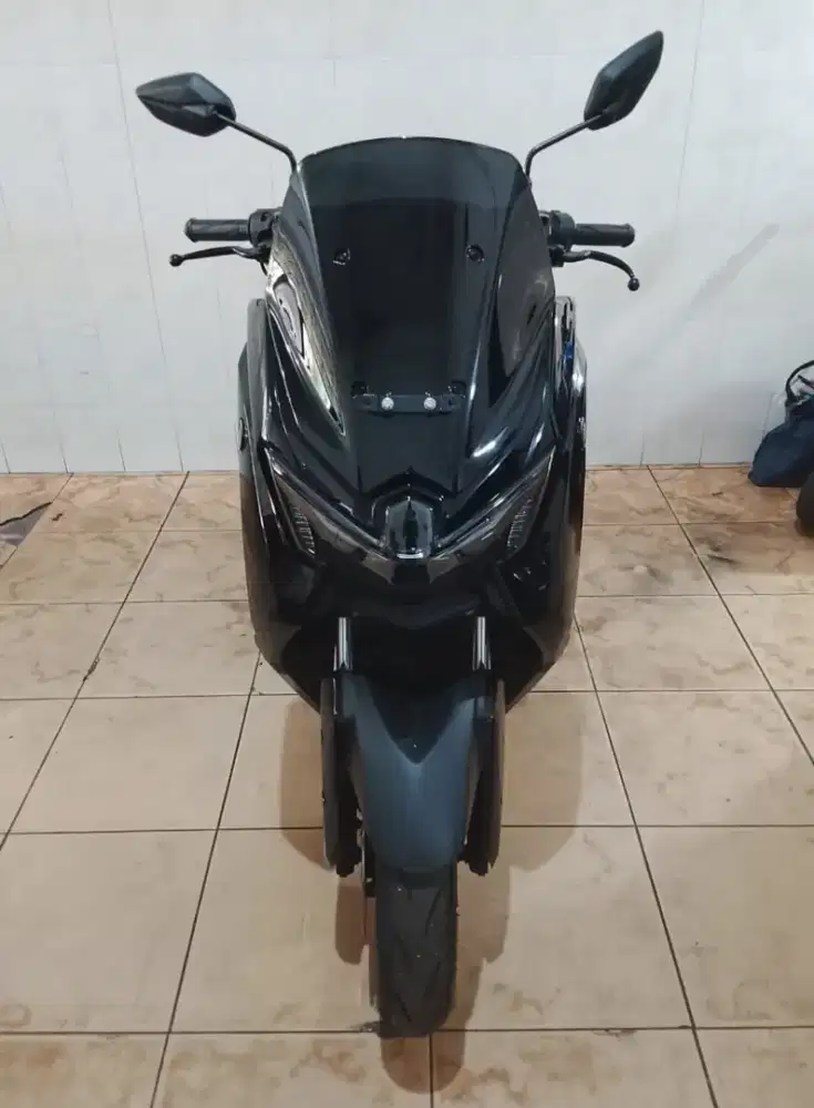 Nmax neo S warna Hitam