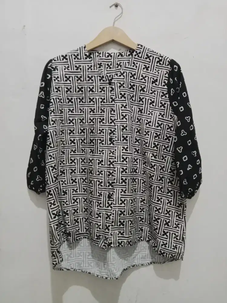 Atasan batik trikot