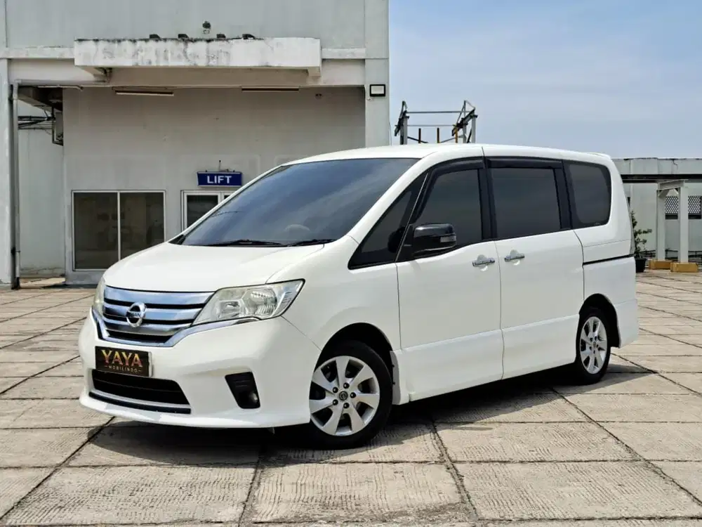 NISSAN Serena Hws 2.0 At Matic Automatic 2014 Putih Siap Pakai