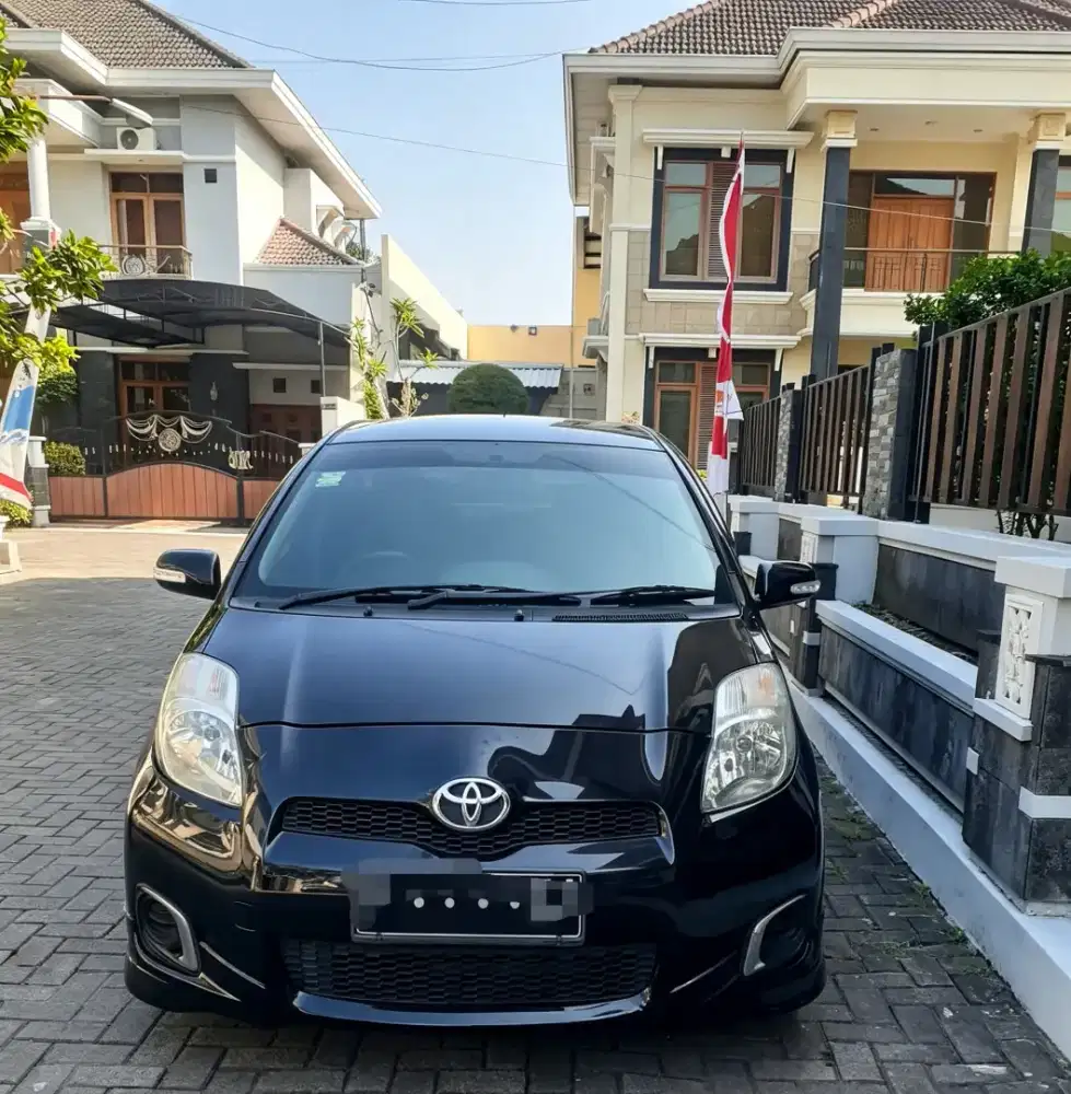 Yaris E matic , built up , terawat mulus. Mobil pribadi .