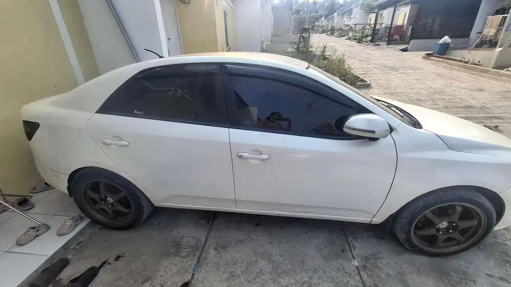 Kia Cerato 2012 Bensin