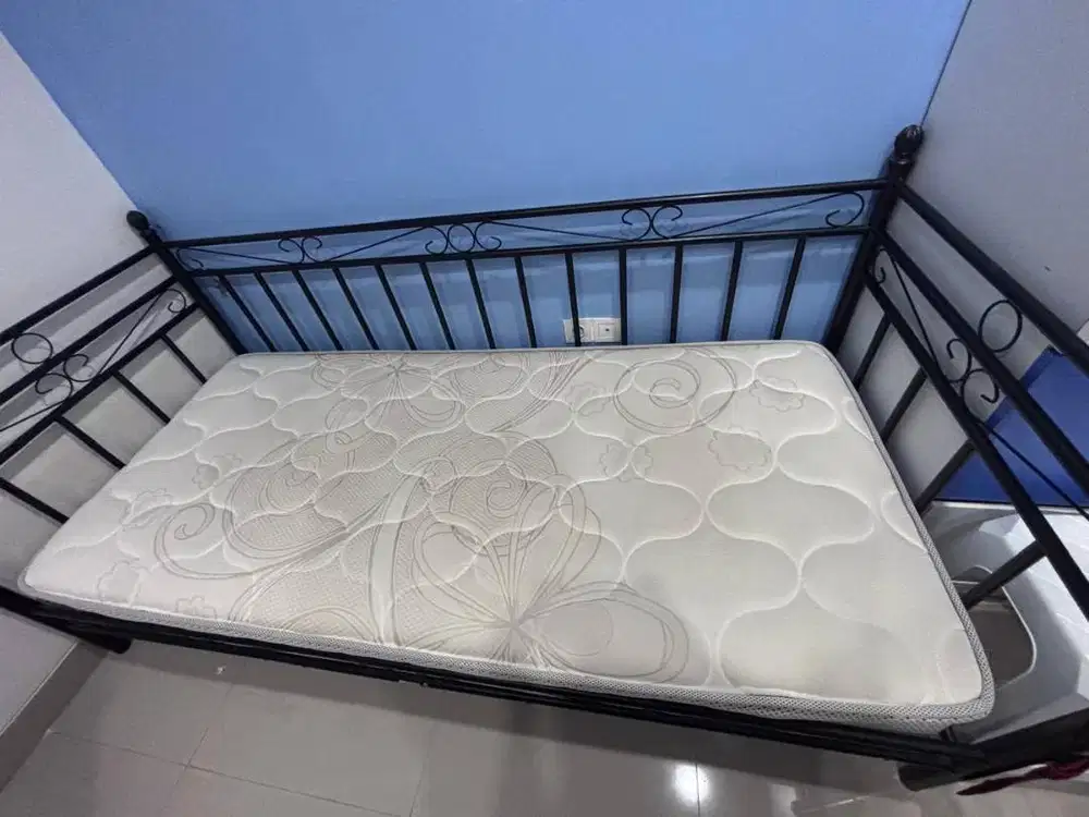 Jual Ranjang Besi Include Kasur ( Harga Nego)