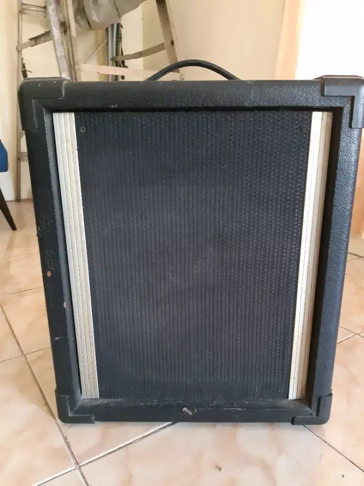 Ampli Bass merek Jendre
