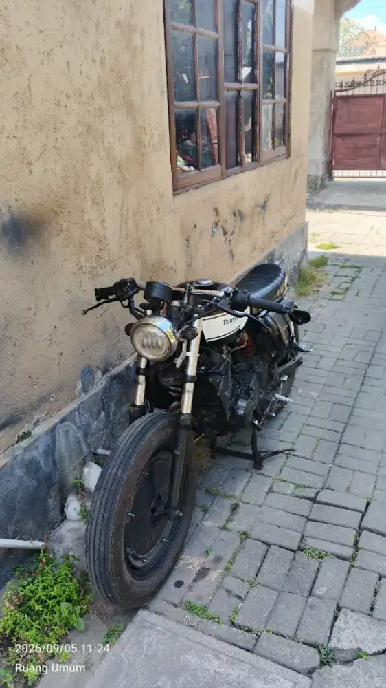 Motor Byson Custom Caferacer