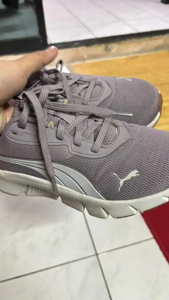 Sepatu Lari kasual sneakers Ungu lilac Puma Like New