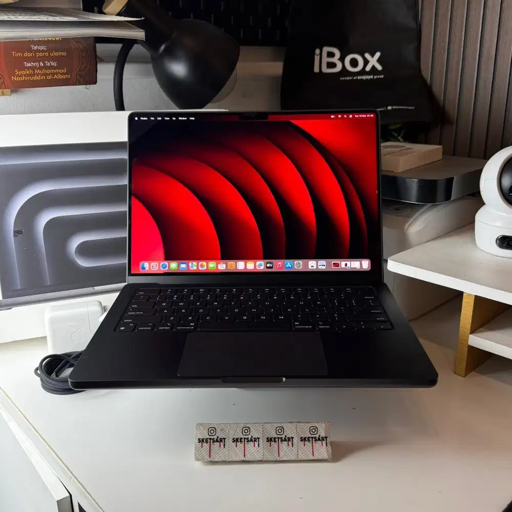 MacBook Pro M4 16gb 1TB Black iBox Battery Health 100% Cycle Count 15