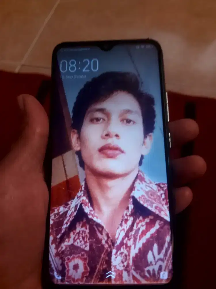 Handpone VivoY17