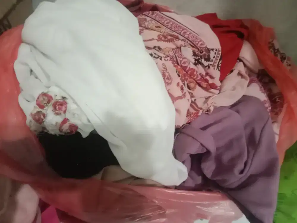 Jual baju baju bekas