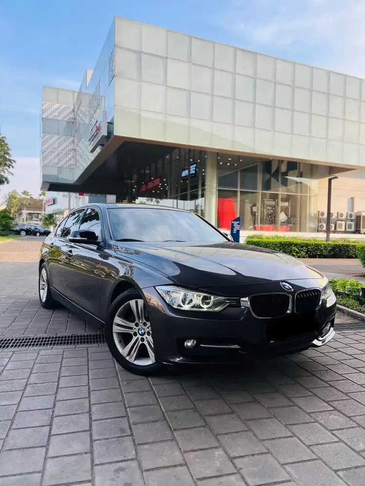 MURAH LOW KM BMW 320i F30 SPORT TGN PERTAMA CAT ORIGINAL ANTIK BARU