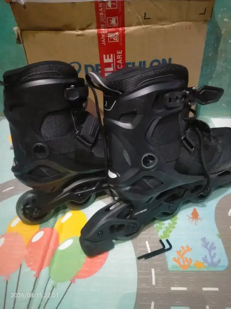 Sepatu roda dewasa