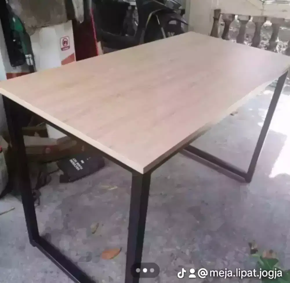 Meja permanen lapis hpl