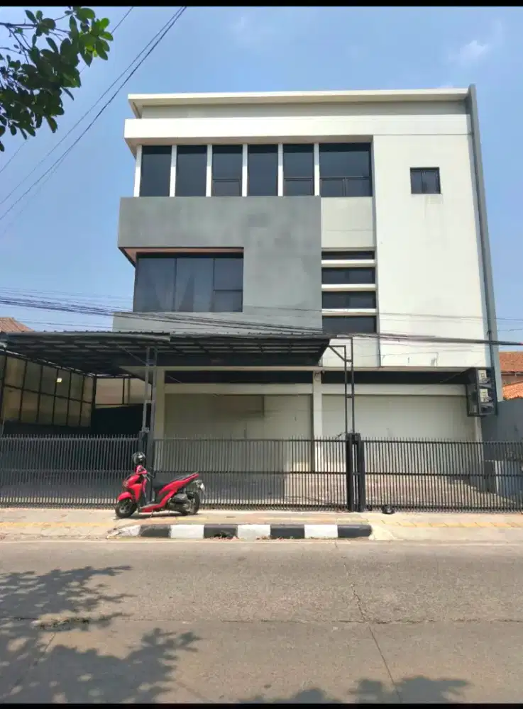 Disewakan ruang usaha / kantor baru strategis luas Jln Sriwijaya bdg